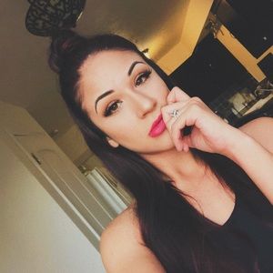 Meet your Posher, Jasmin